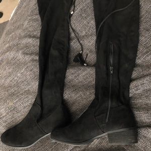 Steve Madden high black boots Size 7